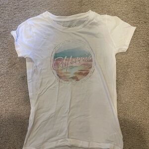 Aerospostale lightweight cute Cali shirt!